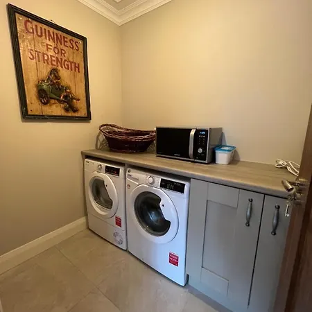 No. 8 Ceide Spris Self Catering House 度假居